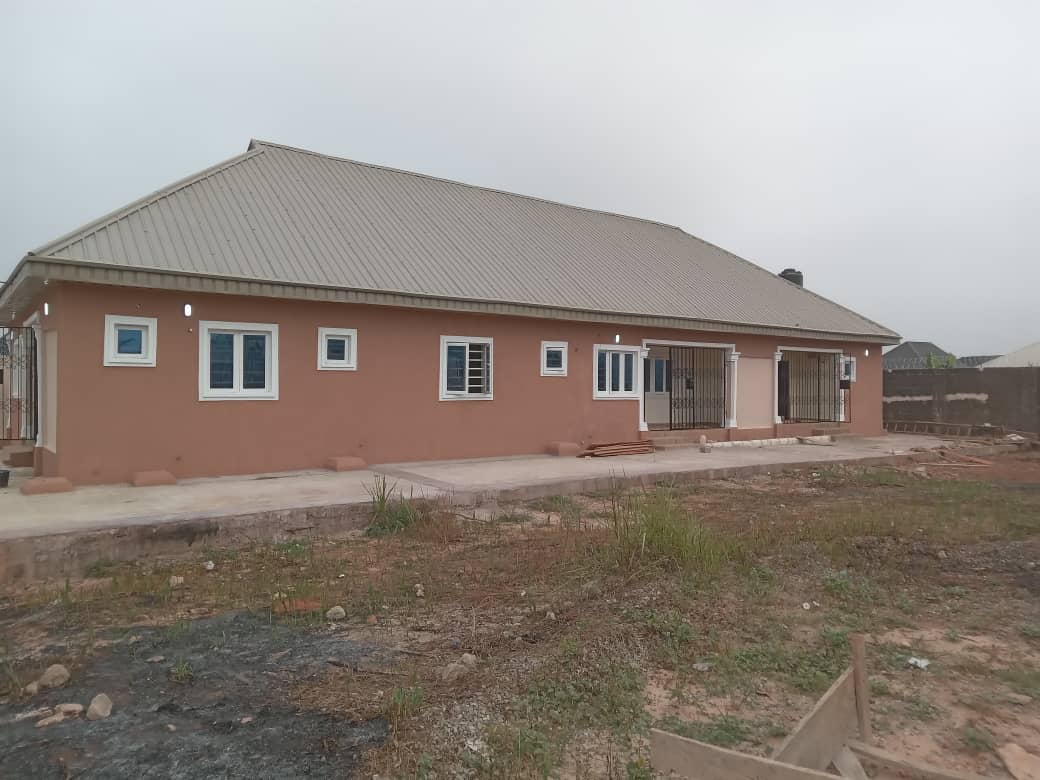 3 sets of 2 bedroom flats for sale photo 1