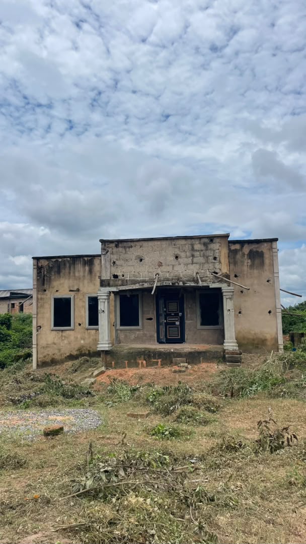 LAND WITH 3-BEDROOM FLAT